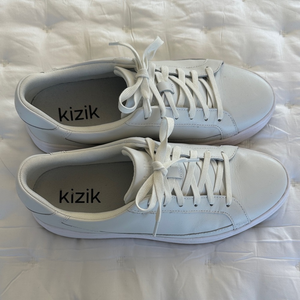 Kizik Men's white leather slip-on sz 9